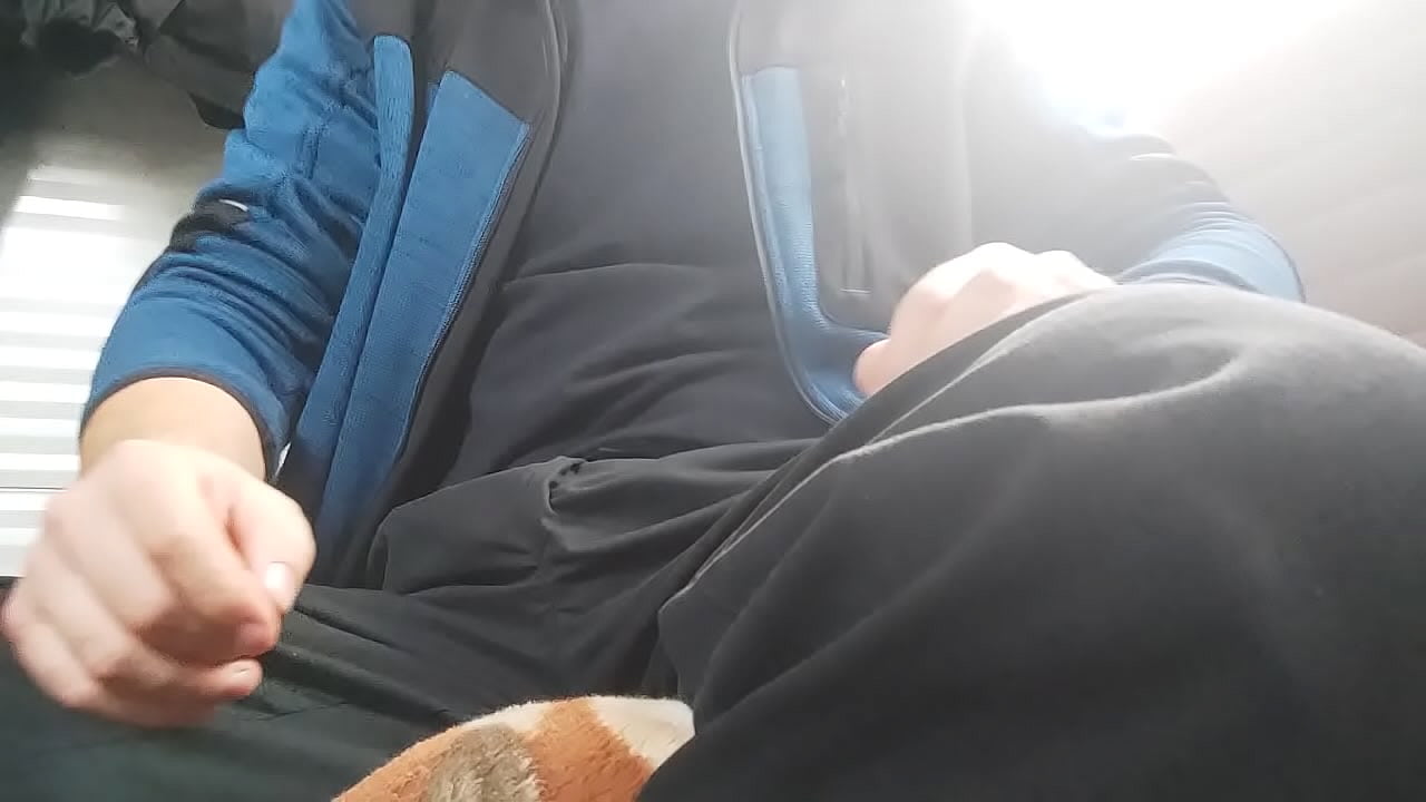 Salut , imi place foarte mult sa ma masturbez si sa imi beau pisatul si sperma !