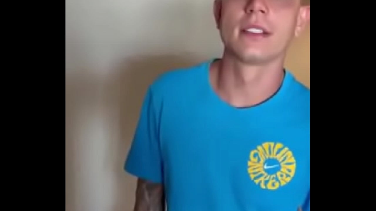 FUDENDO O CU DO MALOKA