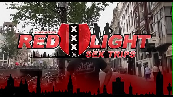 Horny playgirl gives sexy blowjob