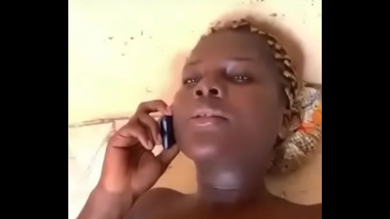 Son marie l&rsquo;appelle pendant la baise