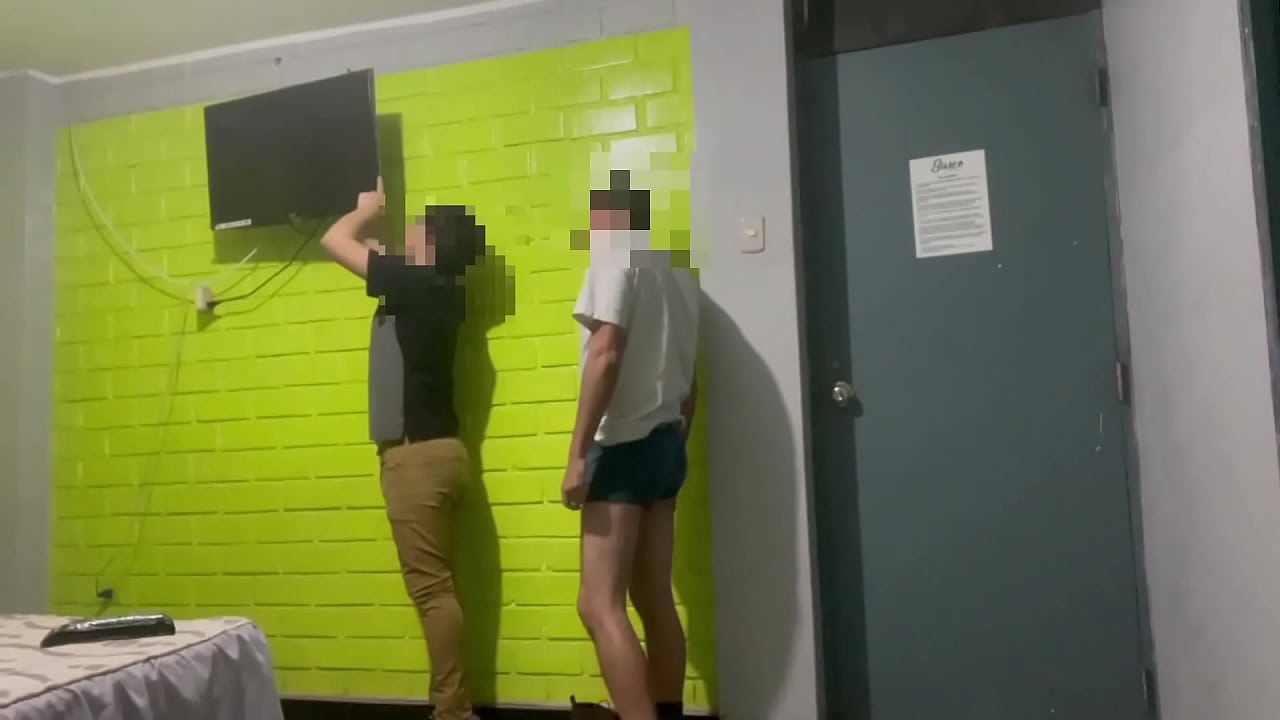 Servicio a la habitaci&oacute;n termina en partida de culo (Trailer)