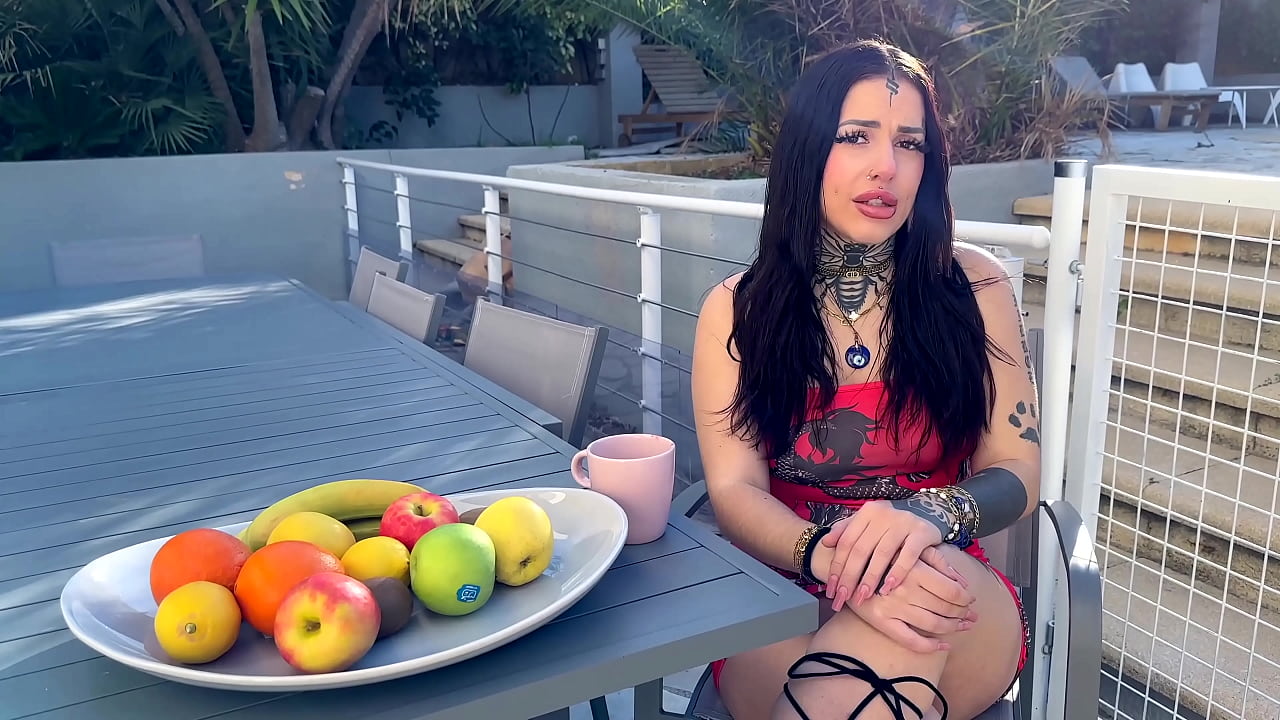 New French Model: Laeticia Piercing and Tattoo