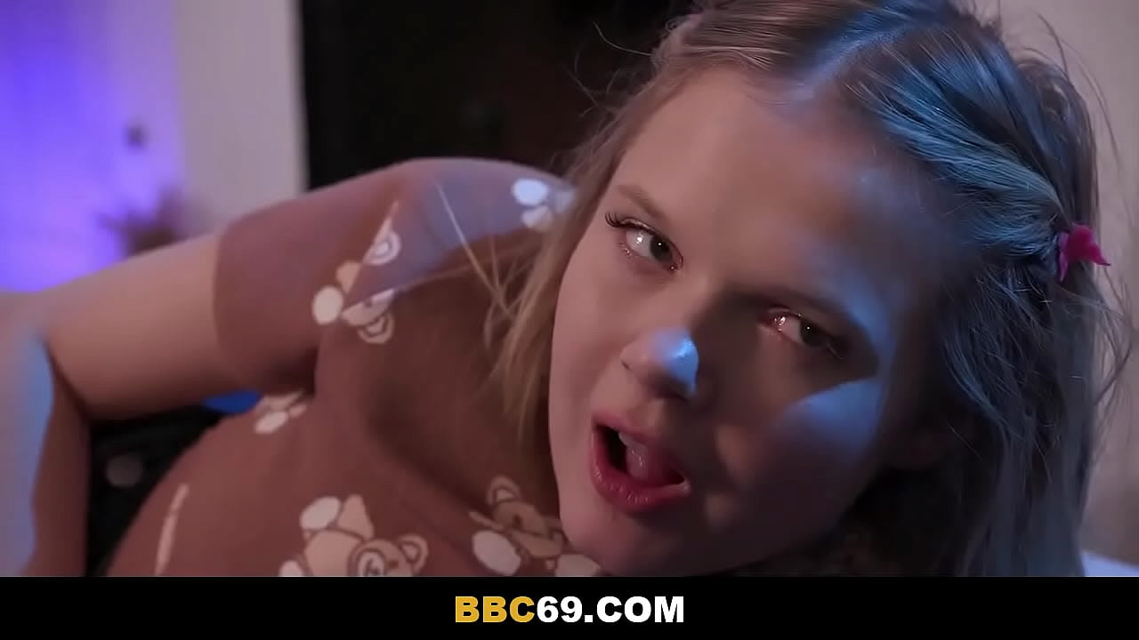 Hopeless 19yo babe wants BBC and accomodation