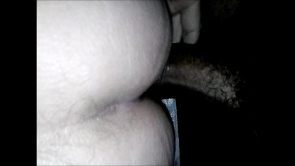 Fudendo um puto no ch&atilde;o at&eacute; gozar dentro