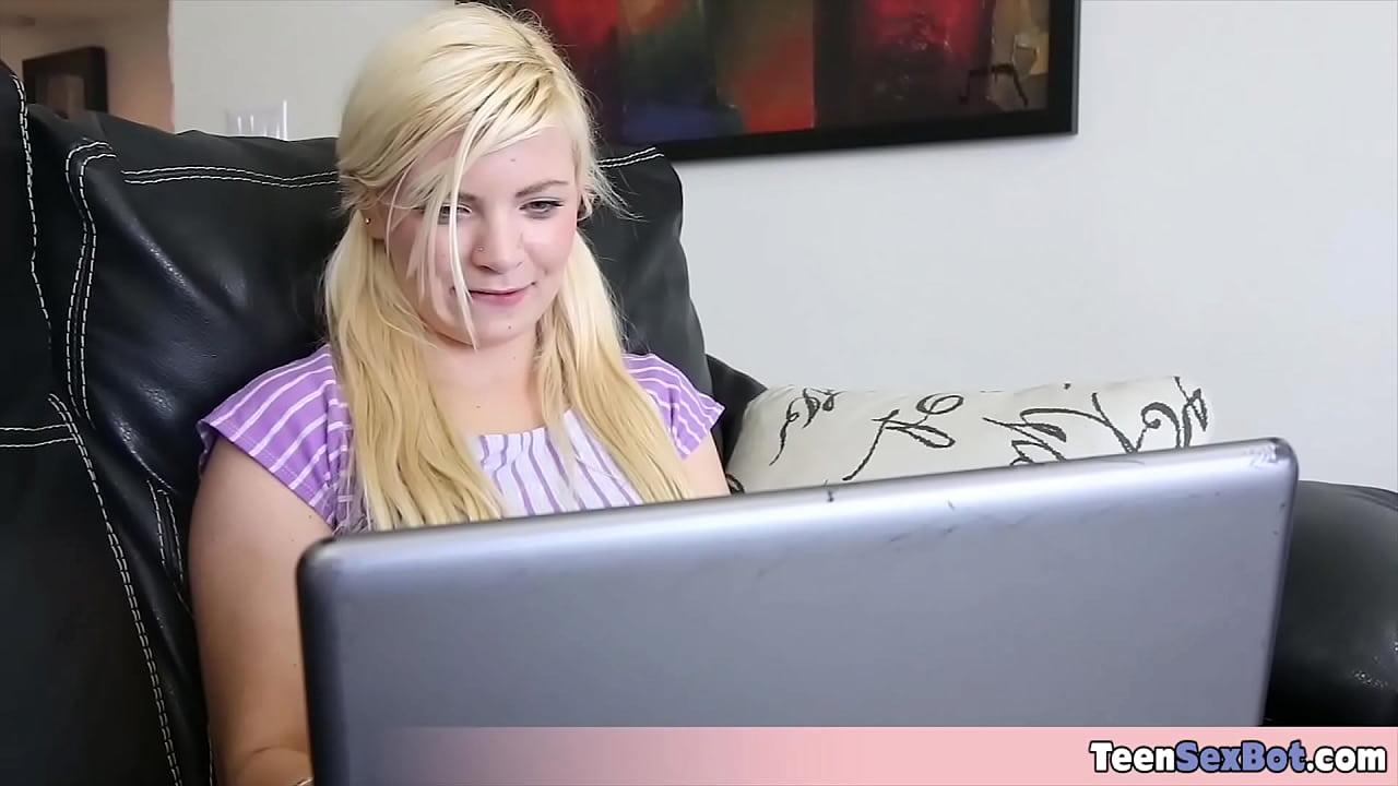 Cute stepsister cant resist my pornvid collection