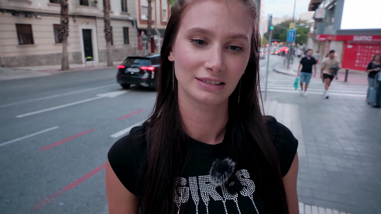 He met her on the street, invited her back to his place and fucked her