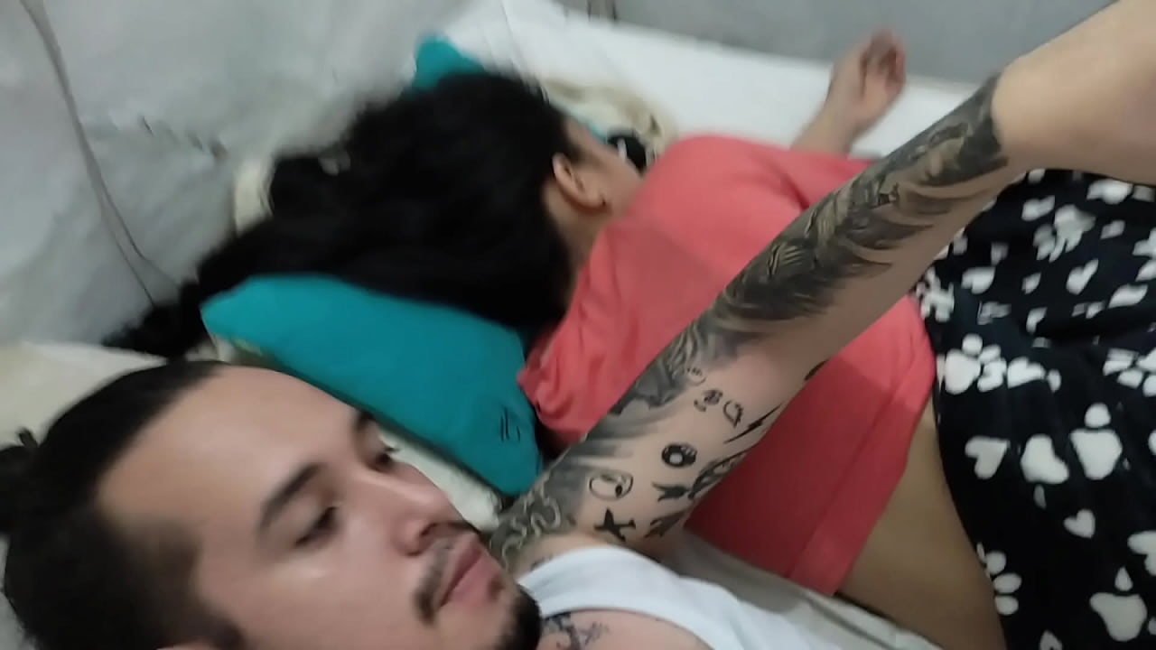 Me la cog&iacute; acostada