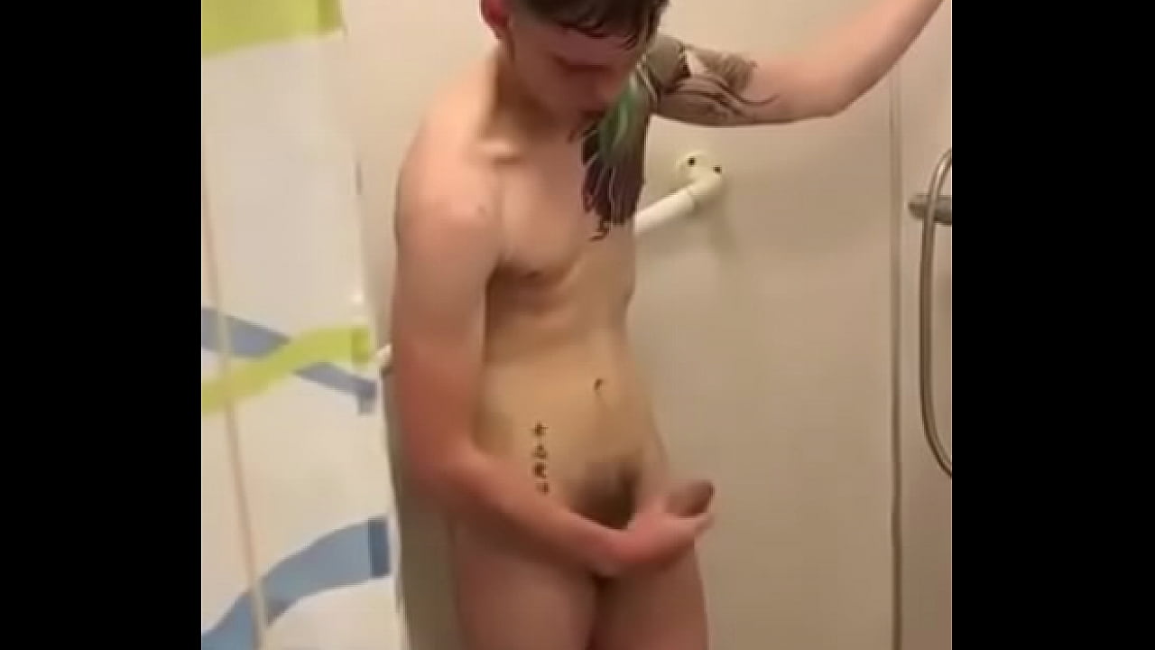 Novinho gostoso no banho