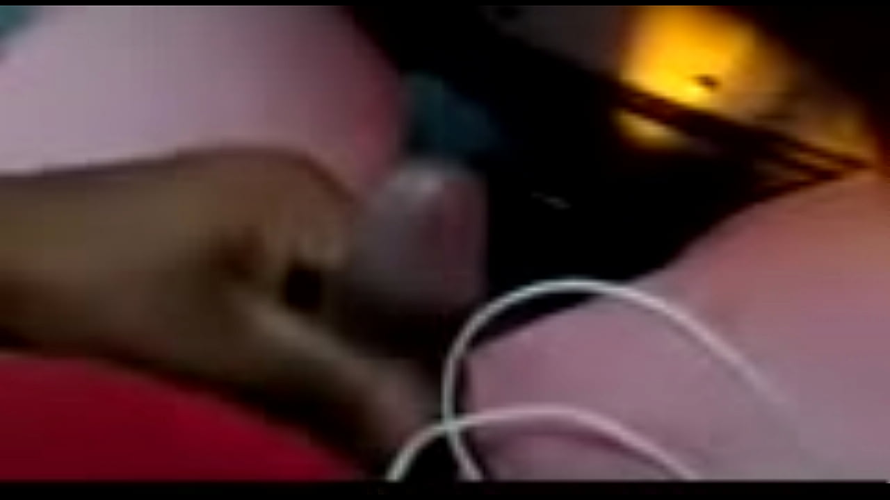 Punheta no bus&atilde;o