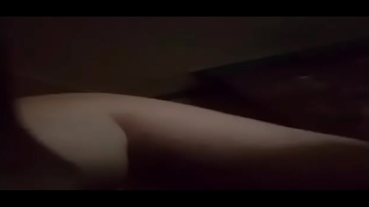 Rhonda cums all over herself. Wet wet pussy