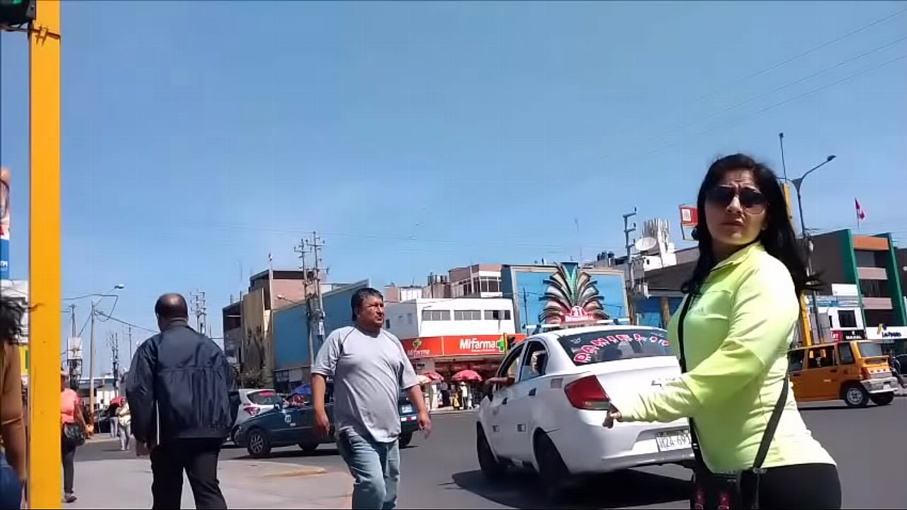 Gallina vieja con buena cola