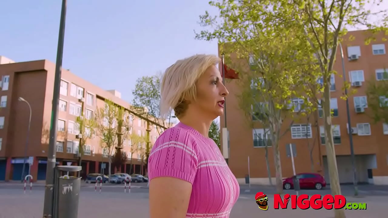 Amateur but VERY EAGER mommy has a lifetime experience with a BIG BLACK COCK