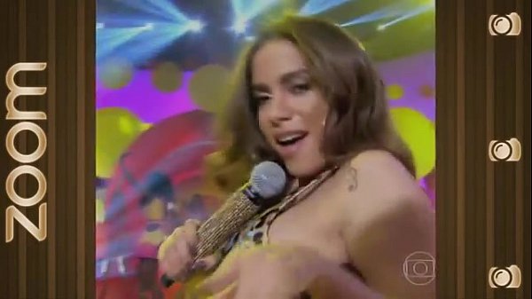 Anitta Super GOSTOSA Provocando Com Cal&ccedil;a Legging De Oncinha Socadinha No Rabo!