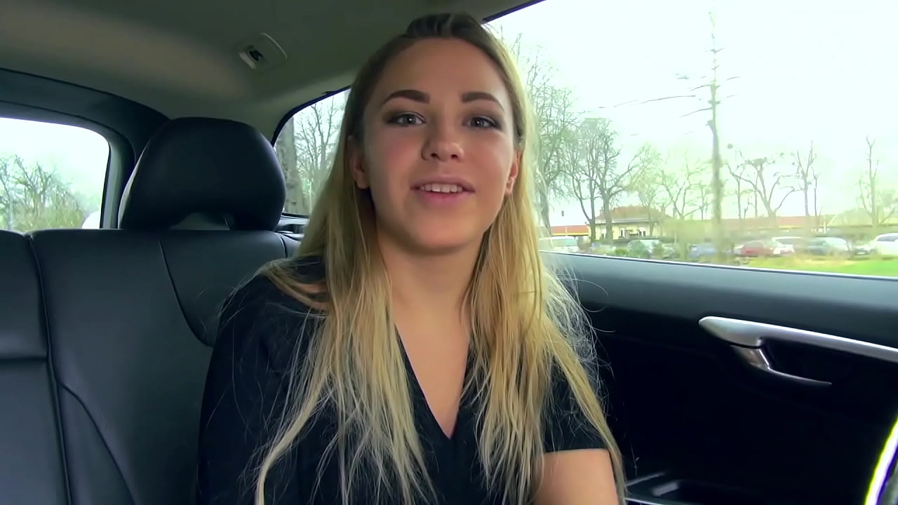 Il baise une jeune etudiante Russe