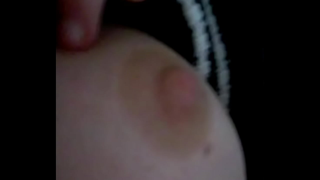 Chica y sus tetas bizarra