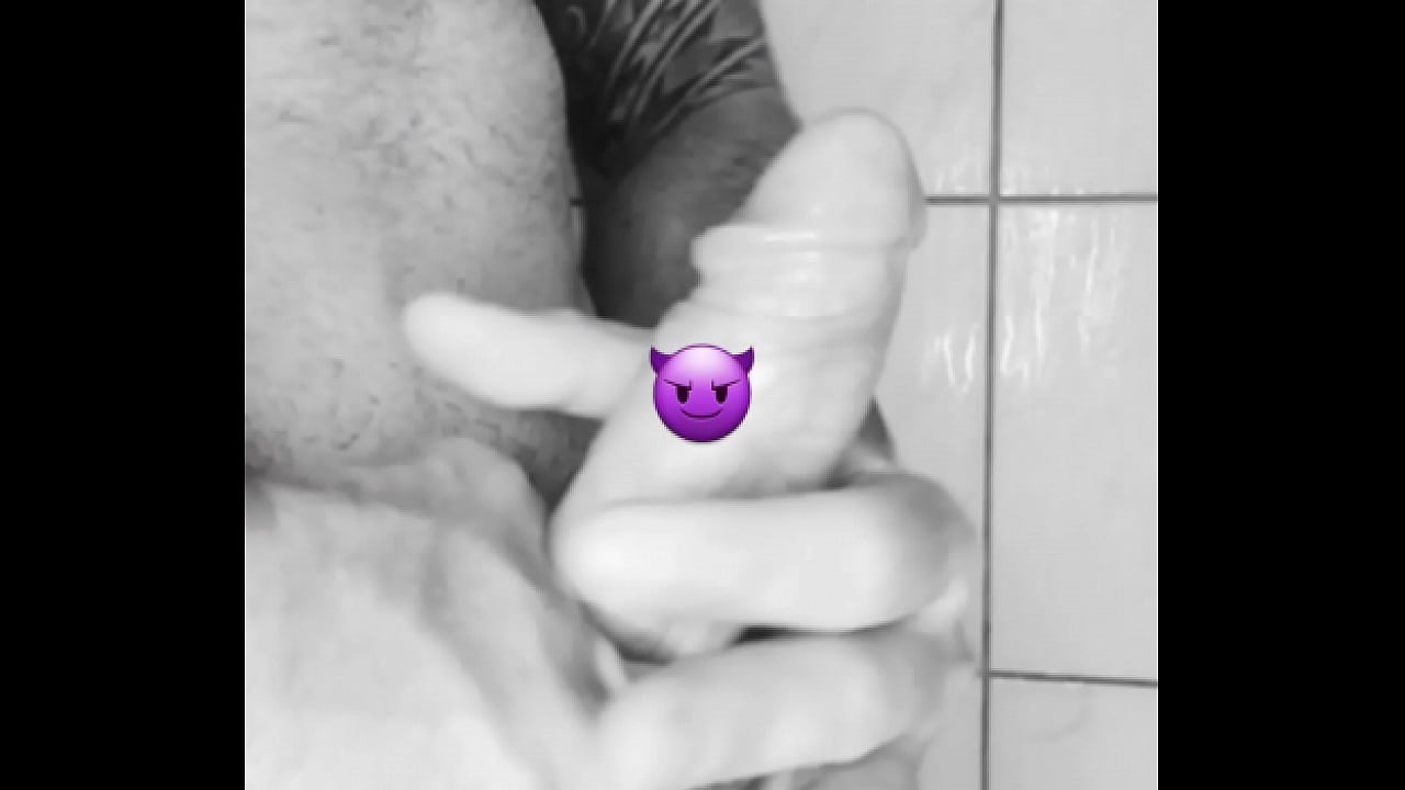 Gozando bem gostoso muito leite