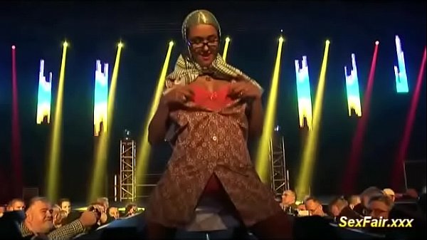 amazing sex shows at german venus sexfair