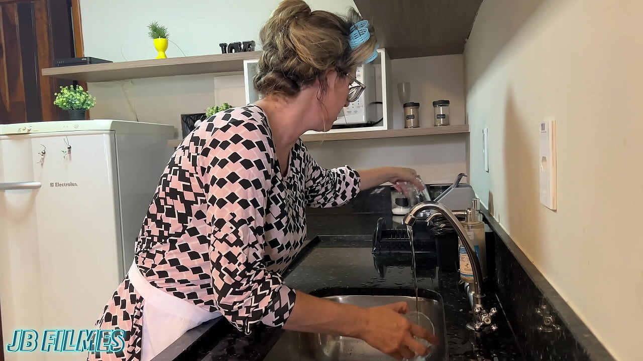 MEUS AMIGOS FUDERAM O C&Uacute; DA MINHA AV&Oacute;