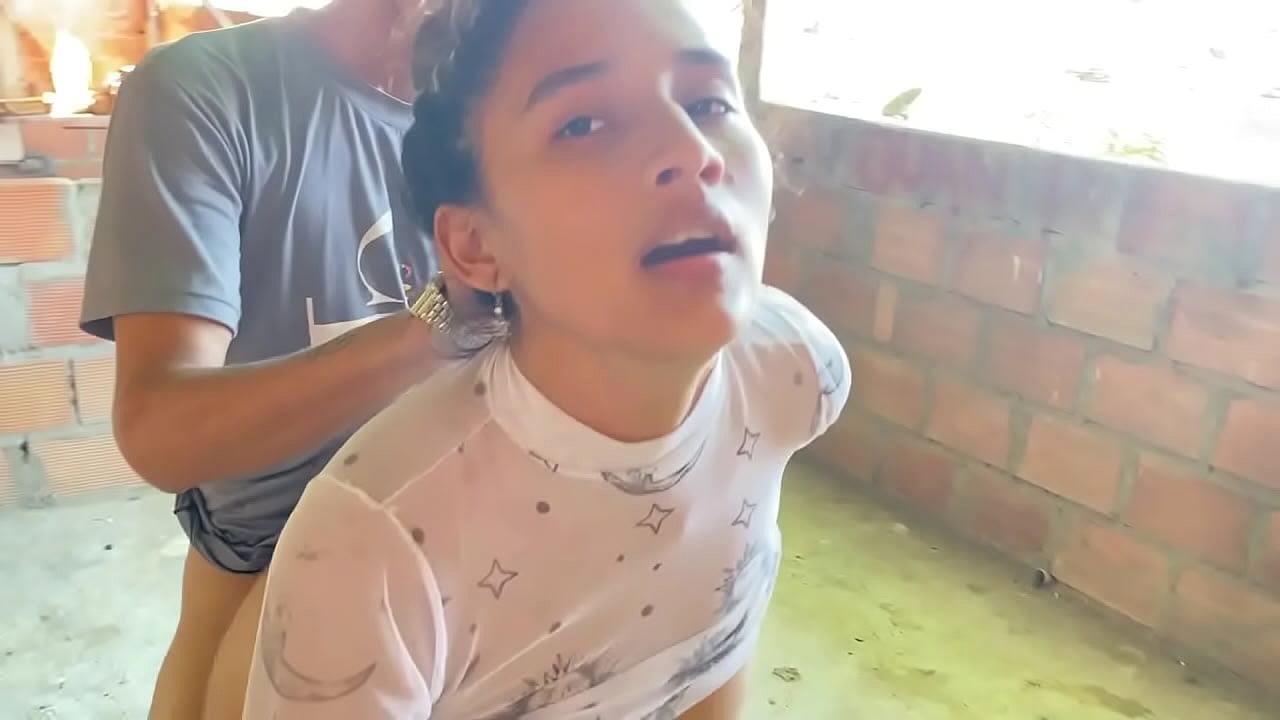 mi hermanastro a verme me follo y yo le doy una buena mamada y le saco toda su leche con mi boca