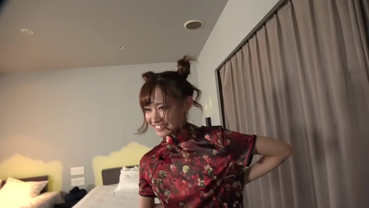 ハメ撮り　150cm貧乳口リ体型の看板娘20歳。ペロペロ亀頭を舐め回し吸い付きながらちんちんをしゃぶる。騎乗位SEX。素人 中出し ハメ撮り コスプレ スレンダー 貧乳・微乳 美脚 美尻