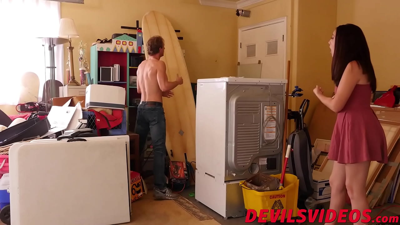 Brunette vixen gets doggy styled