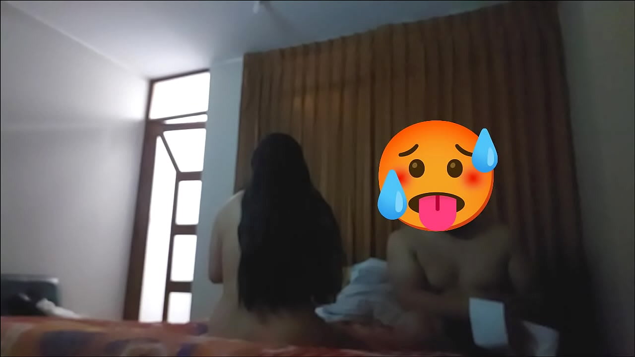 mi esposo me vende a maduro por ayuda econ&oacute;mica y me insemina