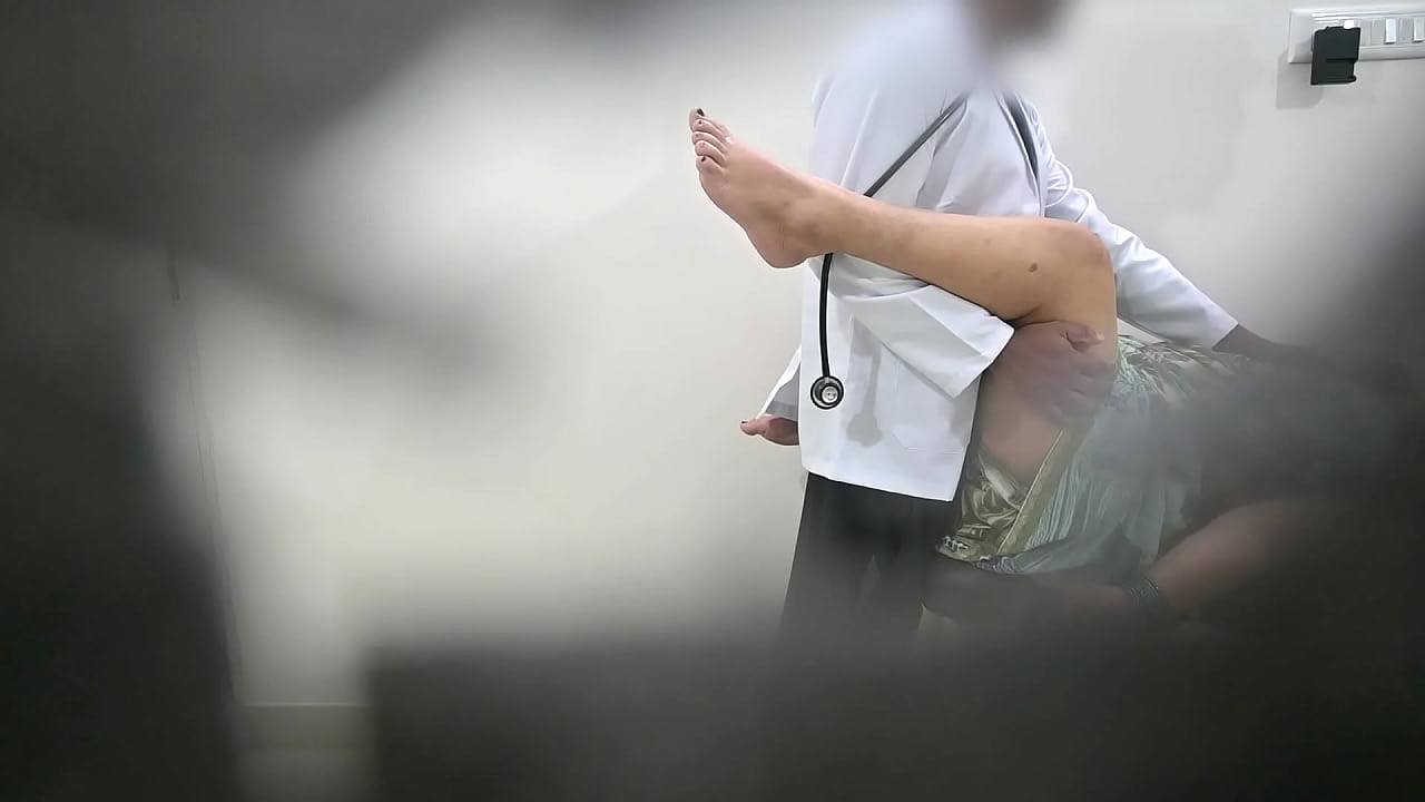 Telugu Andhra doctor satisfying sexual desire from a patient lady