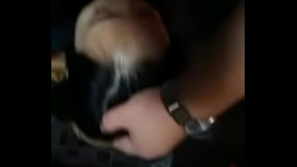 Bạn c&ugrave;ng lớp b&ecirc;n, say v&agrave;o nh&agrave; vệ sinh lu&ocirc;n kh&ocirc;ng chịu được kieu anh