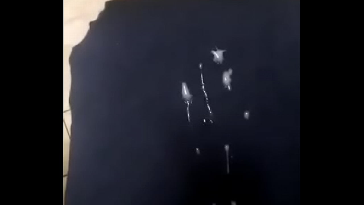 Novinho gozando muito gostoso sozinho