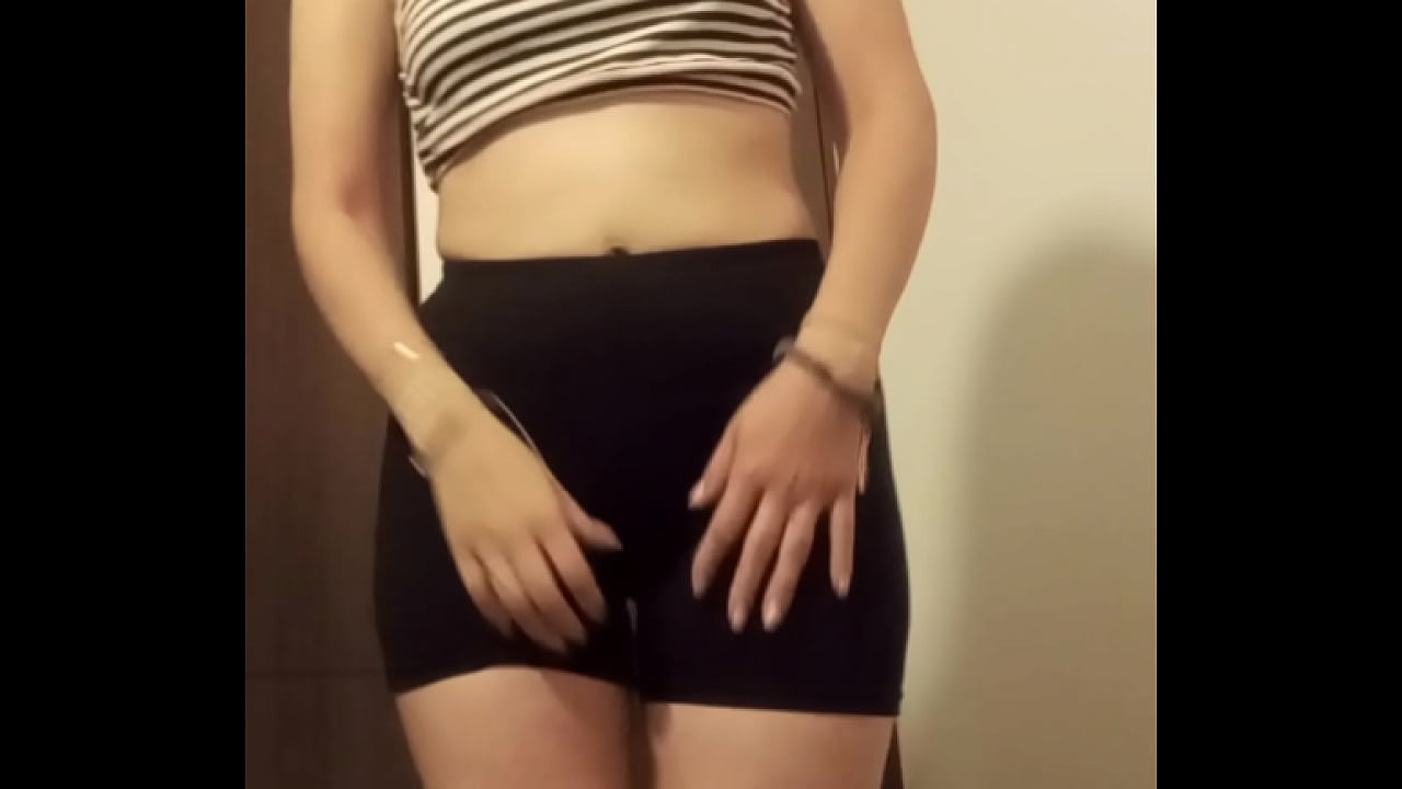 hermanastra ninf&oacute;mana con un co&ntilde;o muy rico y h&uacute;medo