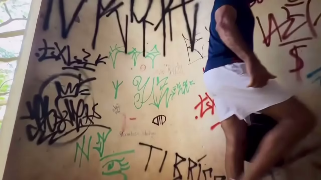 Paiz&atilde;o pr&eacute;dio abandonado