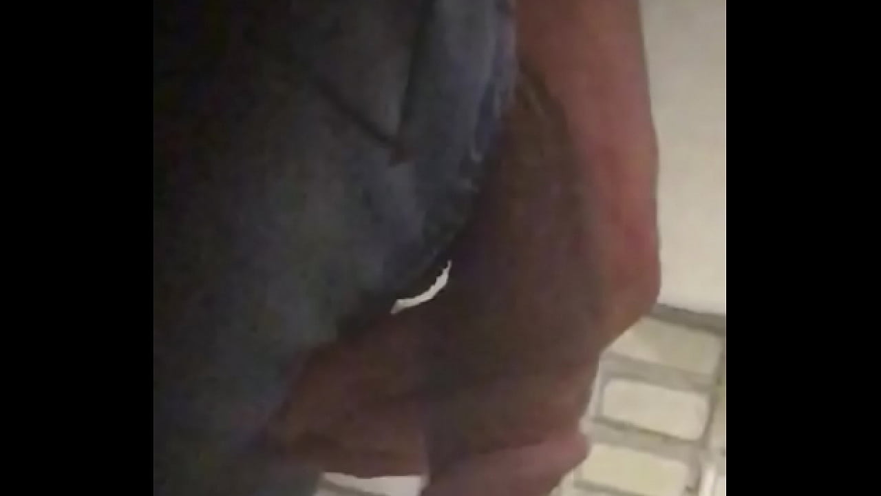 Roludo mijador gostoso