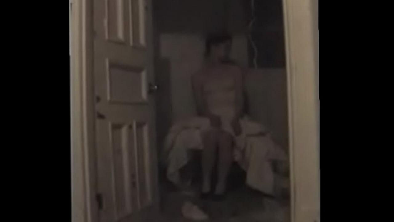 Dana Dal Bo disoriented whore trapped in closet