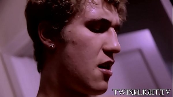 Horny skinny vamps fucking in the shower