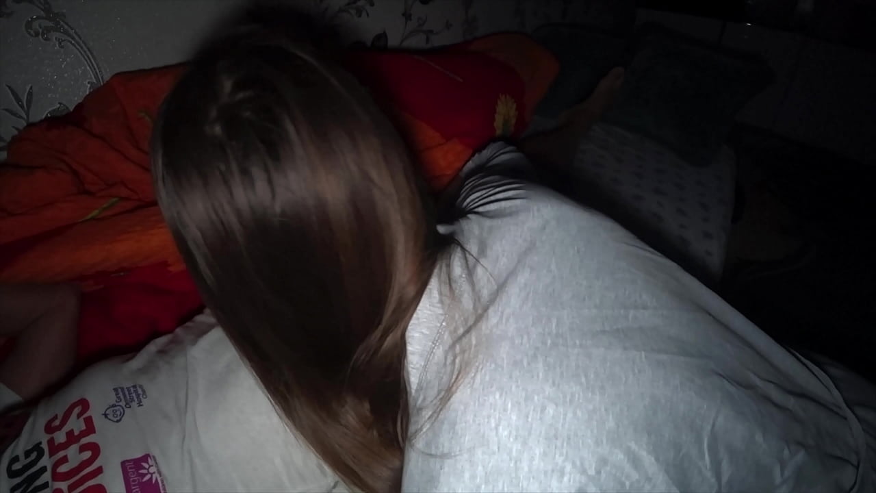 Настоящий.  Сводная сестра и сводный брат практикуют анальный секс - женский POV 4K