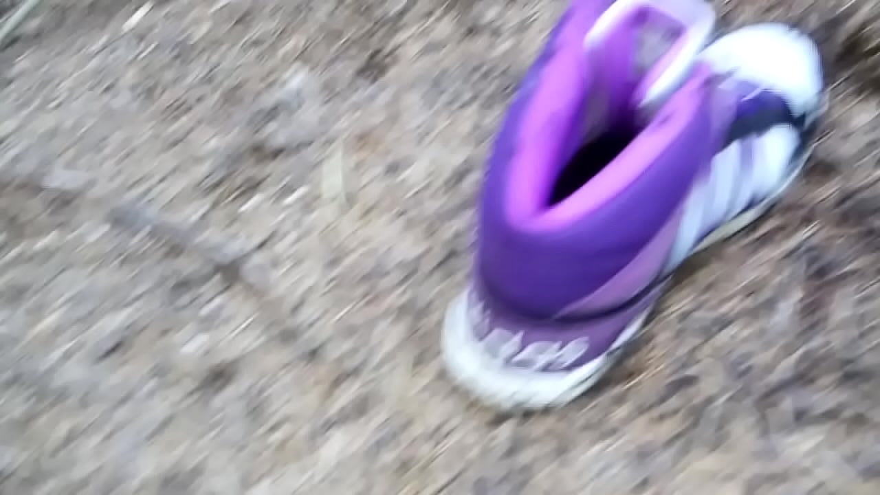 Adidas versus mravency 3