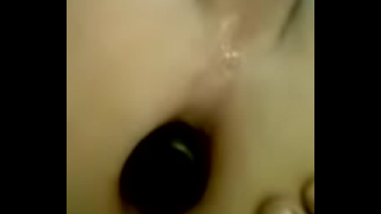 me cojo yo solo bien rico..