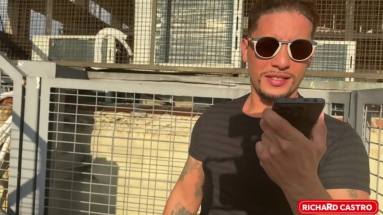 Falando no telefone com minha esposa enquanto como a buceta da amiga dela (sonho de corno) novinhos da imp&eacute;rio