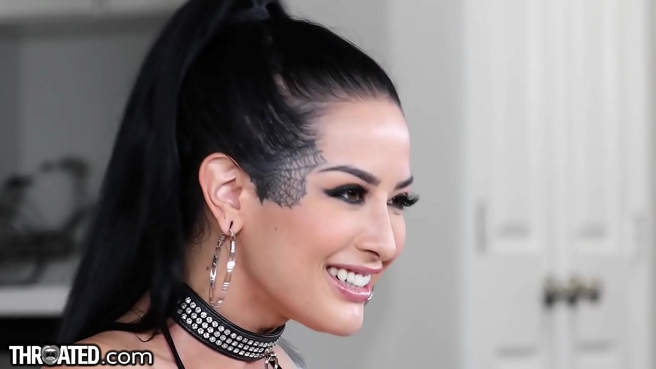 Tatted Goth Babe Gives Sloppy Blowjob