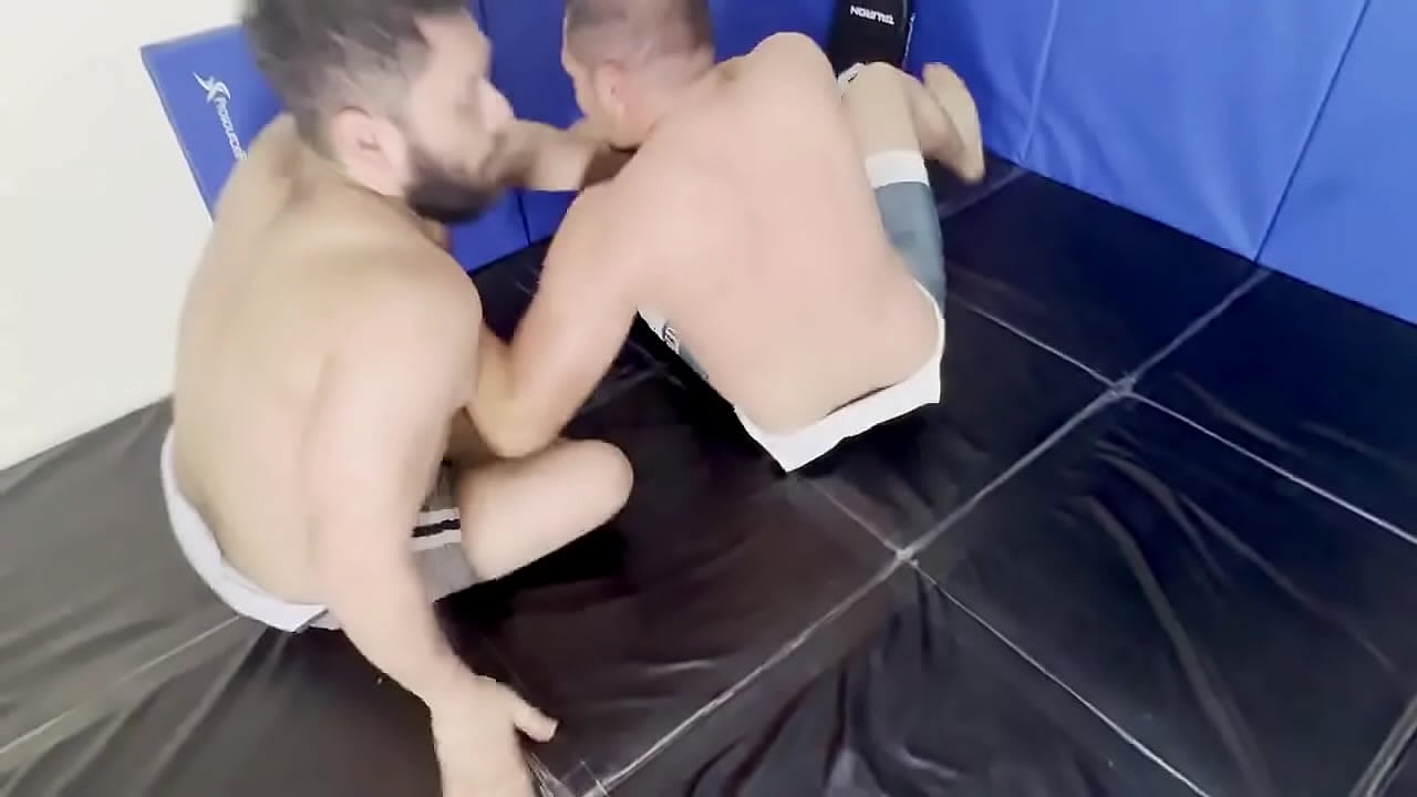 As a Thank you , I'm posting an exclusive preview and a blooper of a match I had 4 days ago, with a great (and strong) fri...