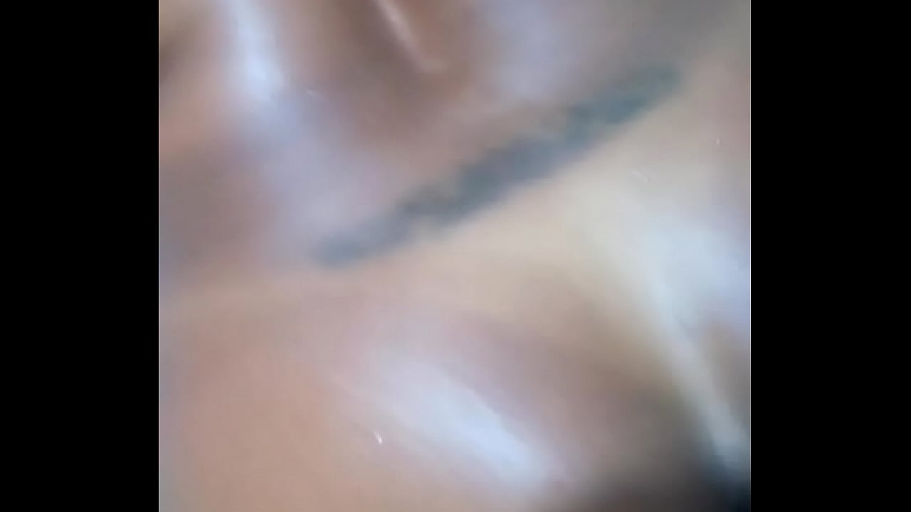 noite no chuveiro tomando banho