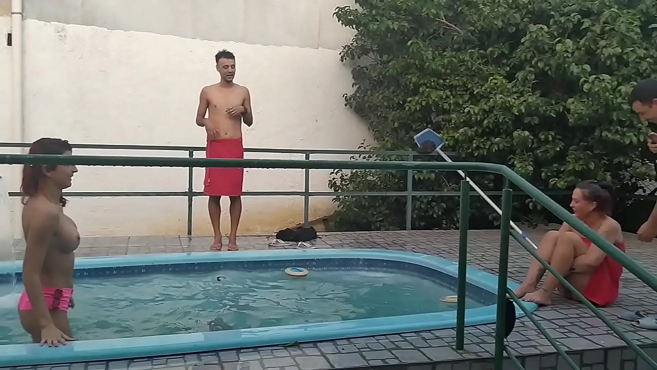 fuck in the pool
