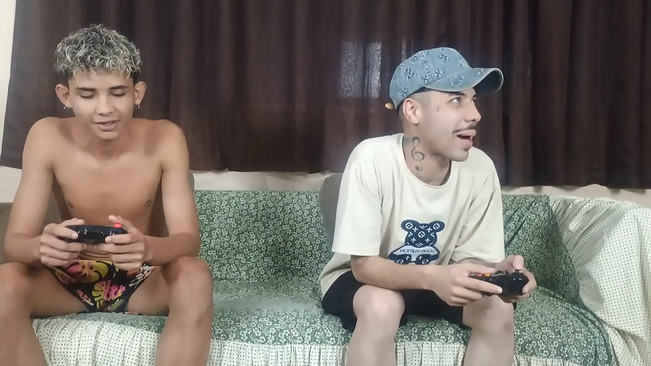 Ensinando meus enteados virgem a transar