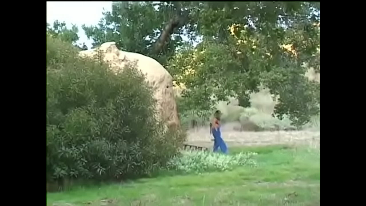 945728 anal sex in the garden