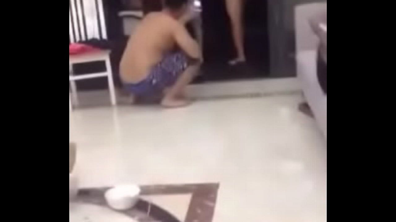 Thanh ni&ecirc;n 2k ng&otilde; chợ kh&acirc;m thi&ecirc;n show h&agrave;ng b&eacute; kỉ lục