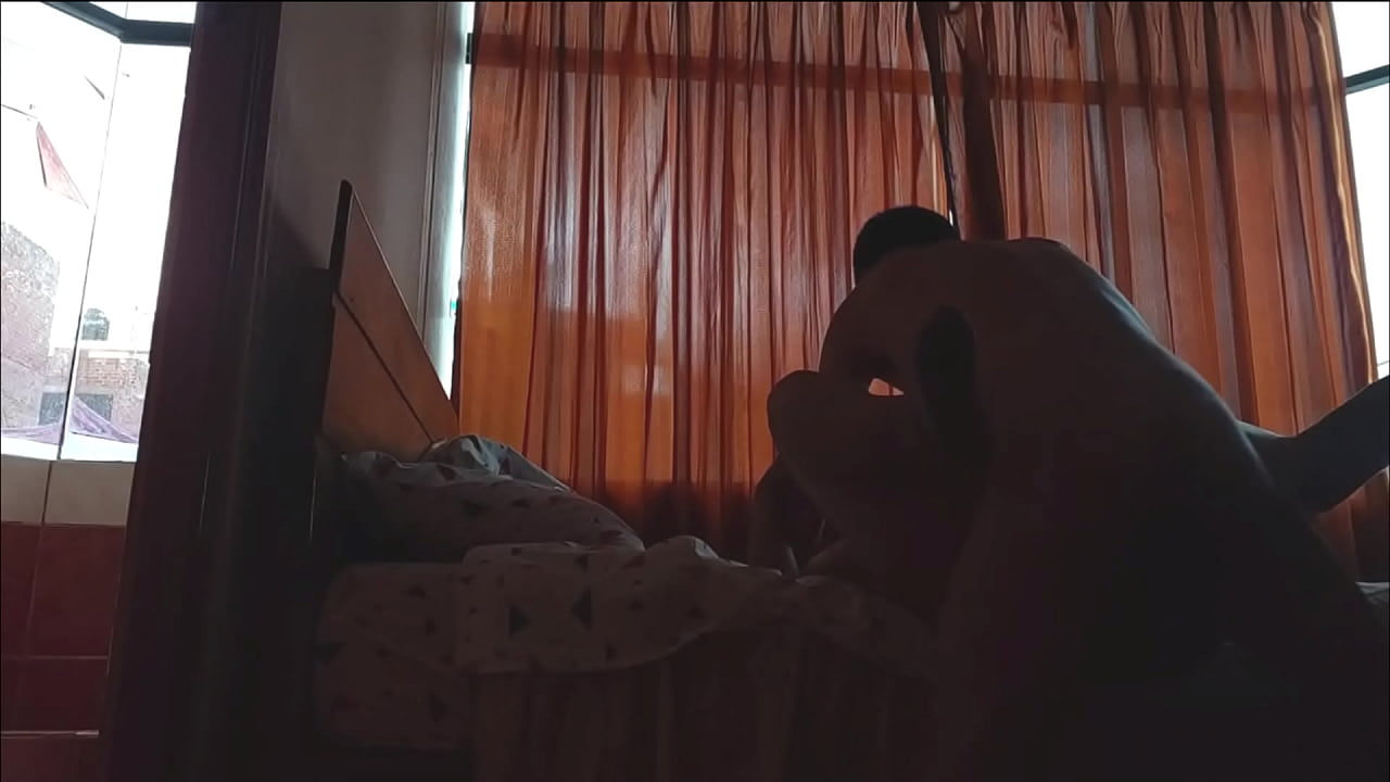 ME ACUESTO CON AMIGO CASTO DE MI ESPOSO QUE SE VACEA TODA SU LECHE DENTRO DE MI VAGINA