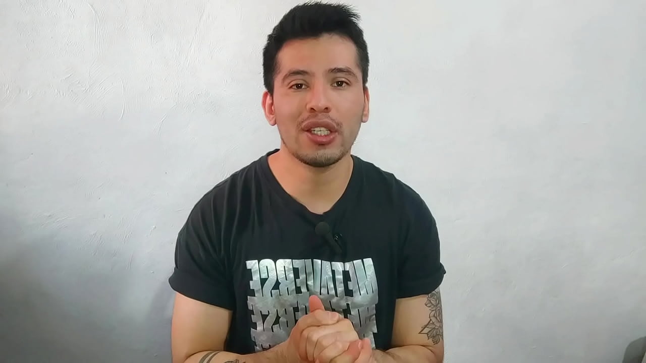 Maduro se convierte en el culo de jovencito de 21cm de verga