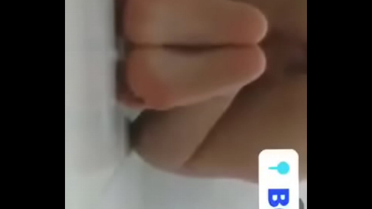 Mi madrastra env&iacute;a video mientras su marido se va