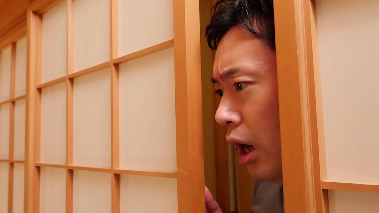 母さん、またセックスしてる&hellip;。子作りに励む両親の寝室から聞こえてくる淫靡な嬌声。健太はこれまで聞いたことがない母の淫らな声に動揺していた。大好きな母さんがあんないやらしい声を出すなんて&hellip;。その時に健太の中で湧きあがってきたのは父への嫉妬だった。