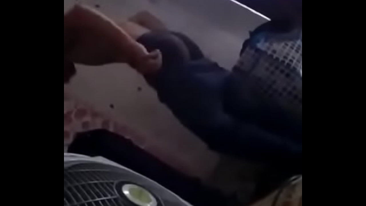 M&ograve; cu trai ngủ say, v&agrave; n&oacute; thức n&oacute; cười